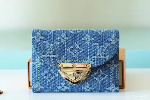 Vuitton VICTORINE Wallet Louis 0324
